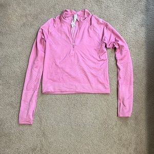 Lululemon cropped quarter zip pink pattern pullover. Size 6- fitted!